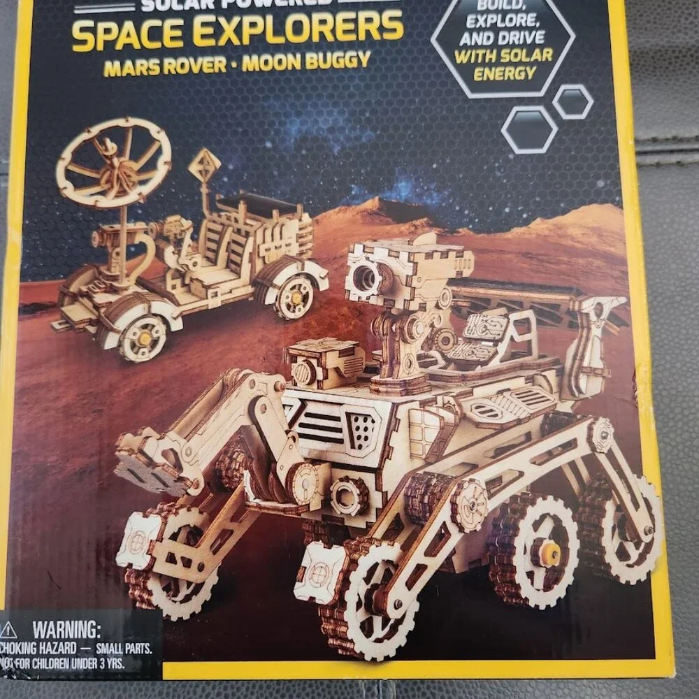 NEW NATIONAL GEOGRAPHIC Solar Model Kit Wooden 3D Puzzle Models NASA Space Explo